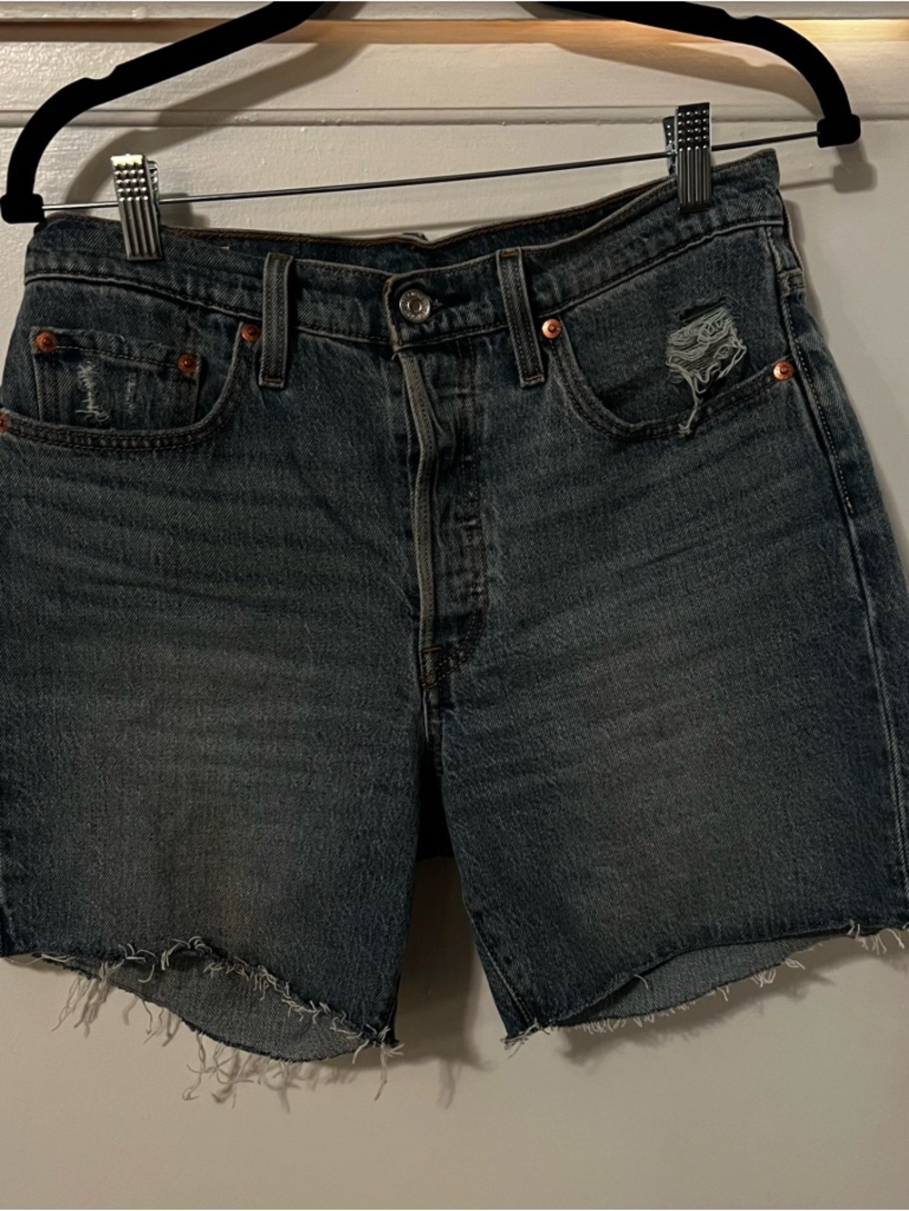 LEVI'S 501 SHORTS - HIGH RISE MID THIGH - Size 28